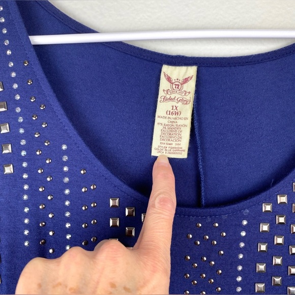 Plus Size 1X Blue Embellished Scoop Neck Ruch Sides Faded Glory EUC - Picture 8 of 9